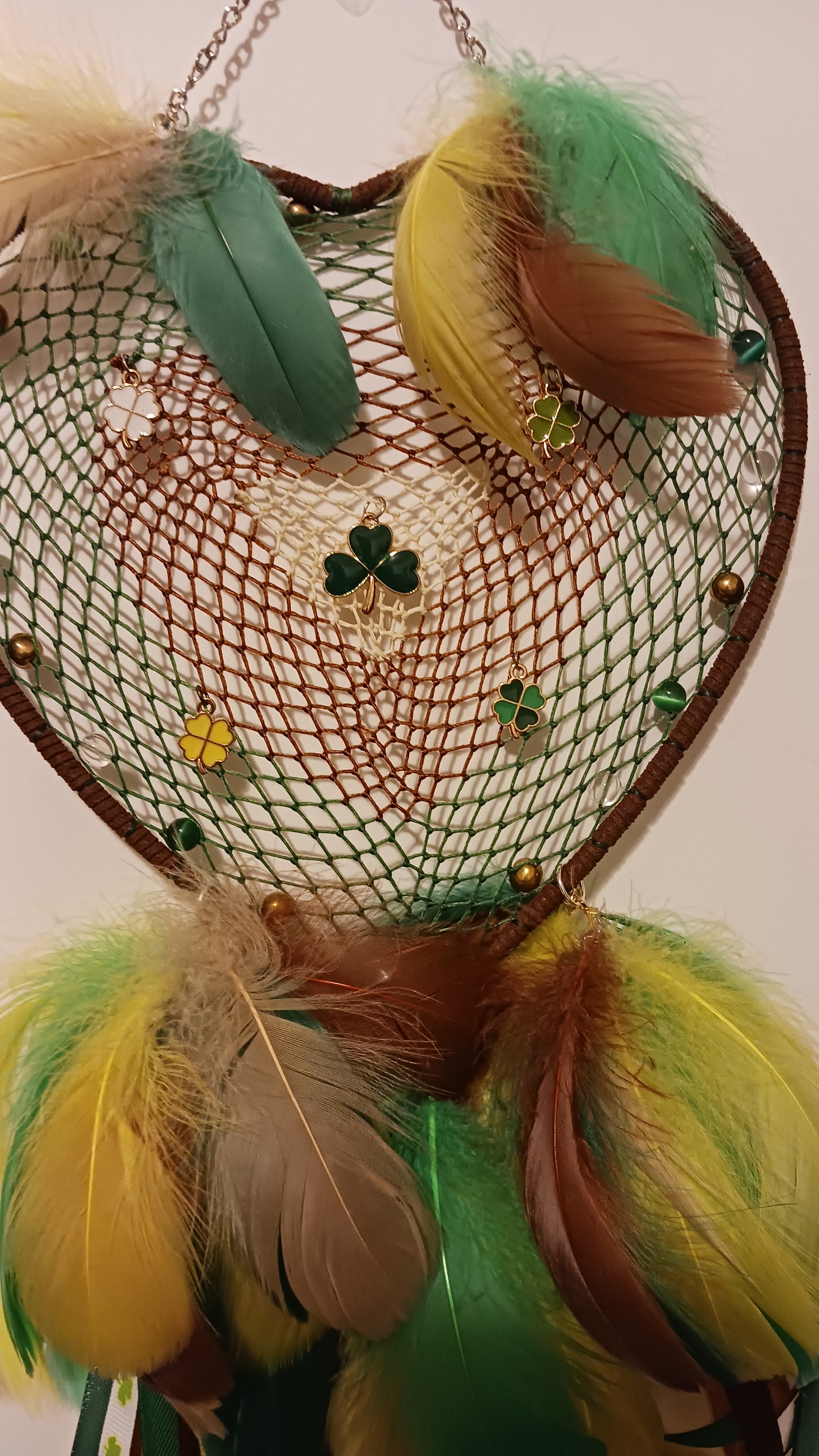 🌿 Clover Heart Dreamcatcher – Handmade Symbol of Luck & Peace